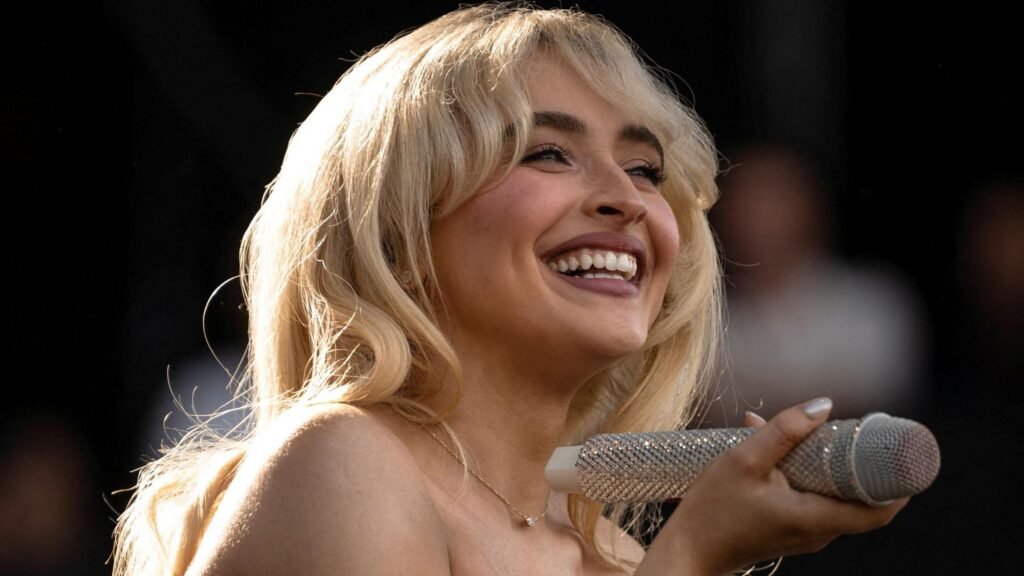 Sabrina Carpenter's Invisible Orthodontics